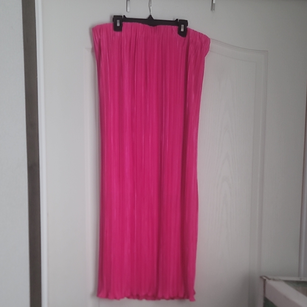 NWT City Chic Women’s Pleated Pink Maxi Skirt Sz 16 Elastic Waistband